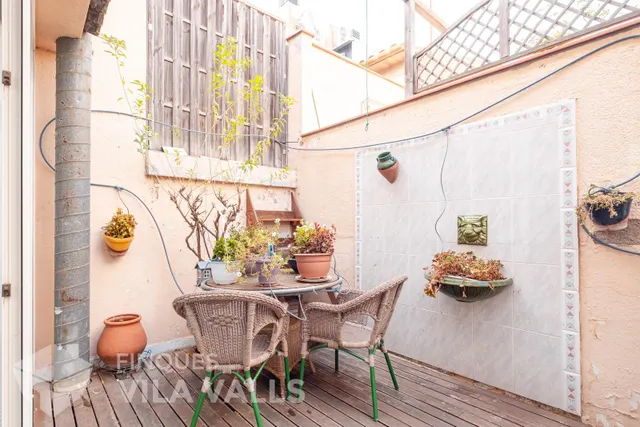 Casa con garaje para 5 coches, 2 terrazas y amplios espacios familiares — 20