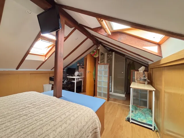 Acogedor DÚPLEX de 2 DORMITORIOS y 2 BAÑOS — 16