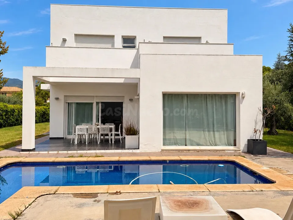 Espectacular Chalet en Urbanización El Pilar, Ontinyent