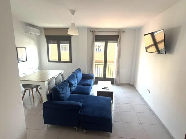 Armilla. Se alquila bonito piso amueblado de 2 dormitorios y - foto 2