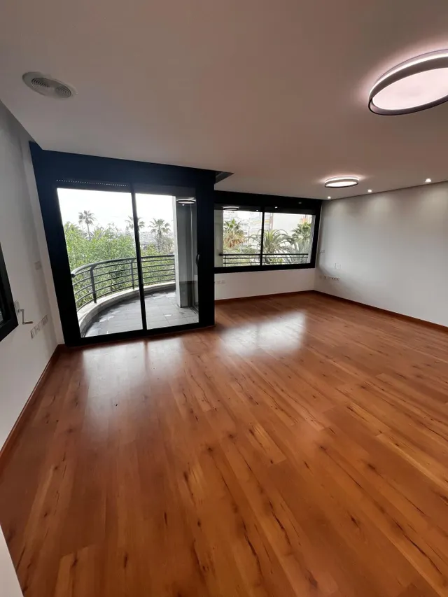 Amplio piso en alquiler en Torrevieja – 3 habitaciones, terraza y garaje incluido — 6