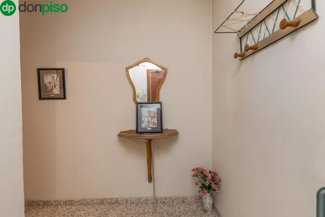 Piso con terraza y gran potencial junto a Camino de Ronda — 26