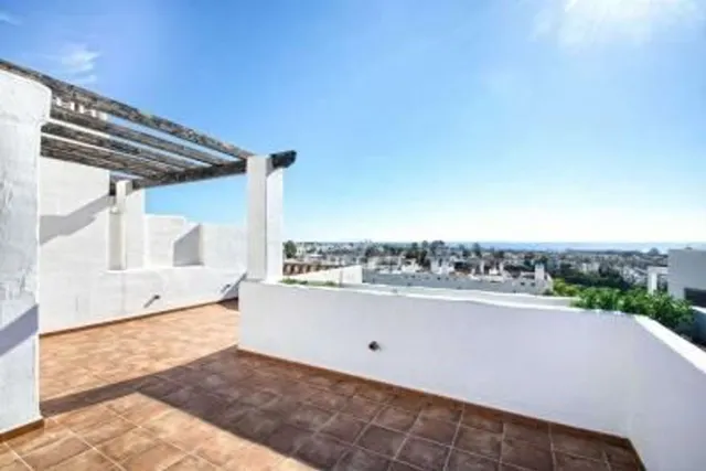 Precioso ático dúplex con vistas panorámicas en Estepona