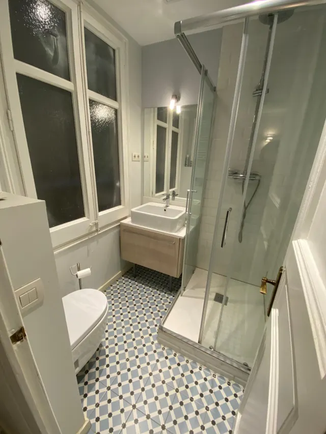 Apartamento con balcón junto a Passeig Sant Joan – Eixample — 11