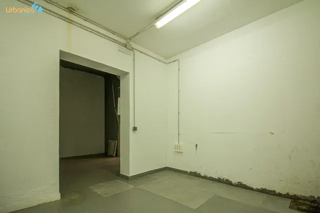 LOCAL COMERCIAL CALLE MENACHO BADAJOZ — 9