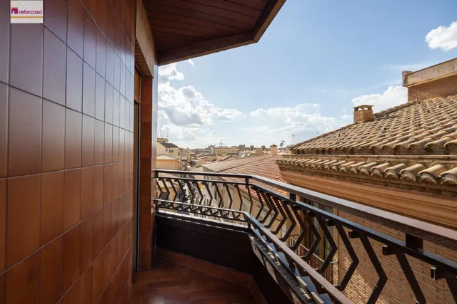 Piso y cochera en venta junto Acera de Darro. — 26