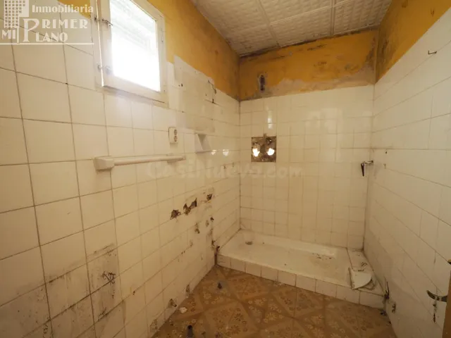 Oportunidad de Inversión en Tomelloso: Casa junto a calle Sa - foto 5