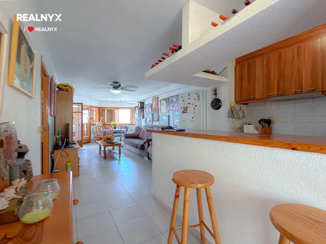 La Veleta! Acogedor apartamento exterior , con amplia terraza y vistas laterales al mar ubicación en urbanización exclusiva con piscina a 150 metros del mar — 12
