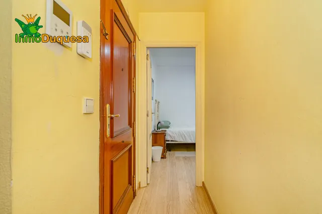 Piso de 4 dorm. con ascensor y Plaza de aparcamiento. Avda. de Madrid. — 30