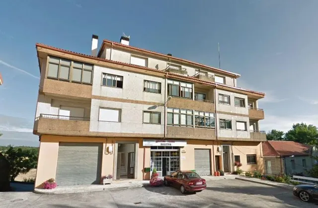 Local en venta, CAGALLA (A), Luintra, Ourense EN situación E - foto 2
