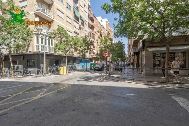 3 PLAZAS DE APARCAMIENTO juntas en Pedro Antonio de Alarcón. — 24