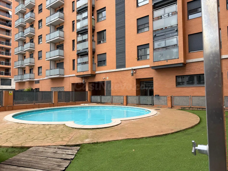 PISO EN VENTA CERCA DE ROIG ARENA