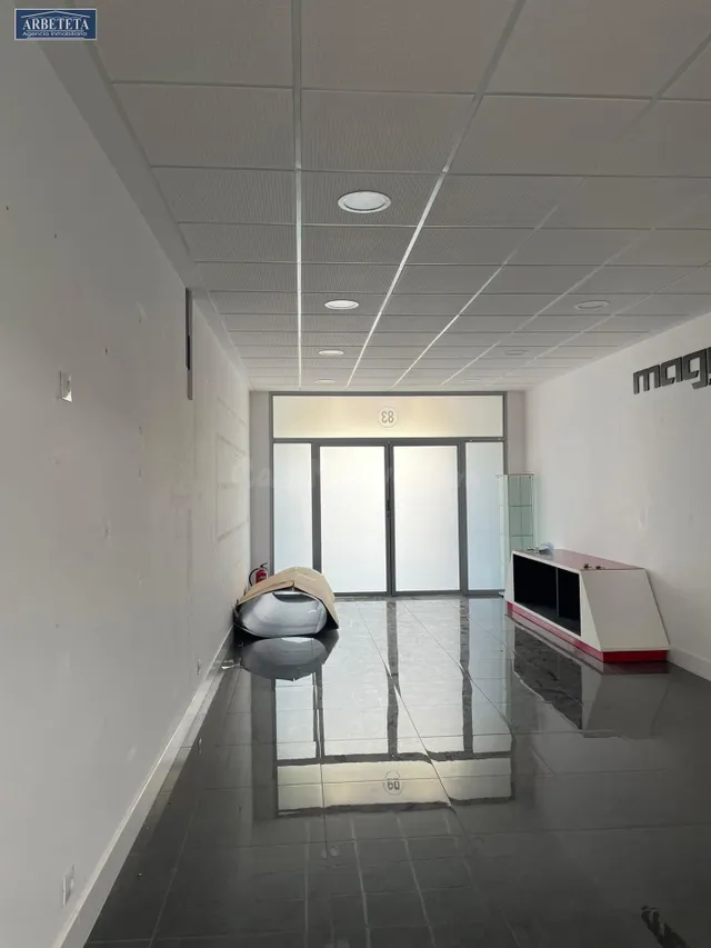INMOBILIARIA ARBETETA ALQUILA LOCAL COMERCIAL EN PLENO CENTR