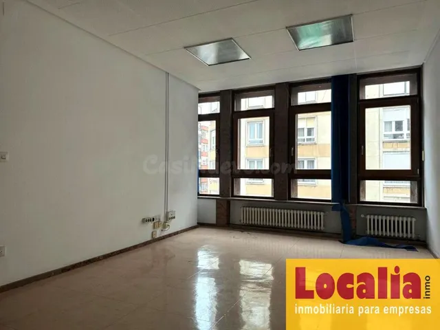 Excepcional local para oficinas en Santander. — 13