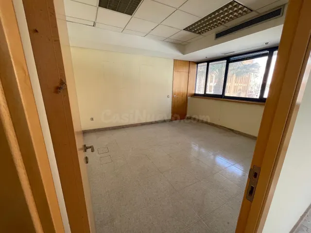 Oficina 210m² en venta - Ronda Magdalena Norte
