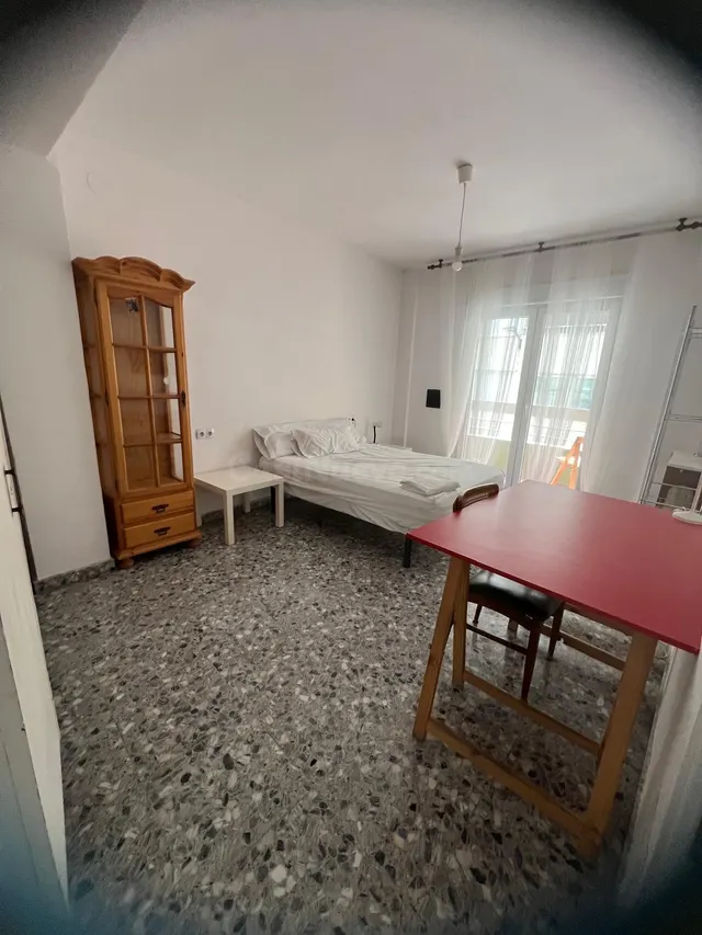 habitaciones EN ALQUILER EN CALLE LUIS BRAILLE – SOLO PARA C