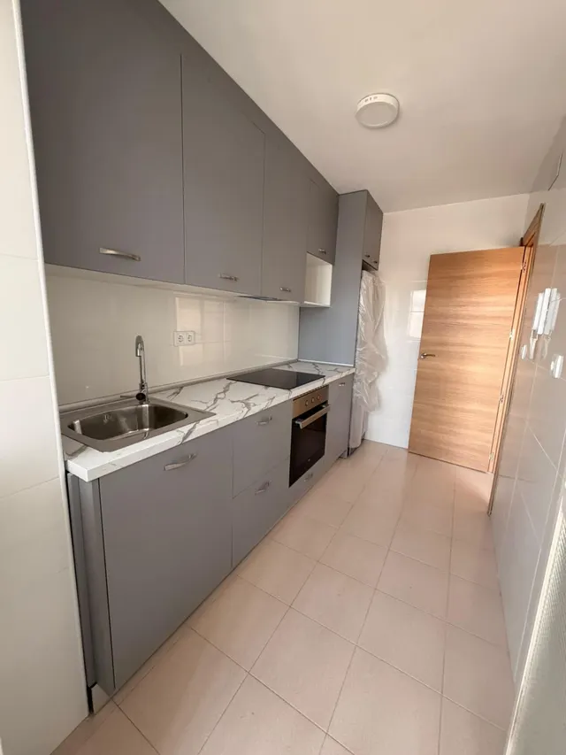 Piso en alquiler con 3 dormitorios, garaje y ascensor — 15
