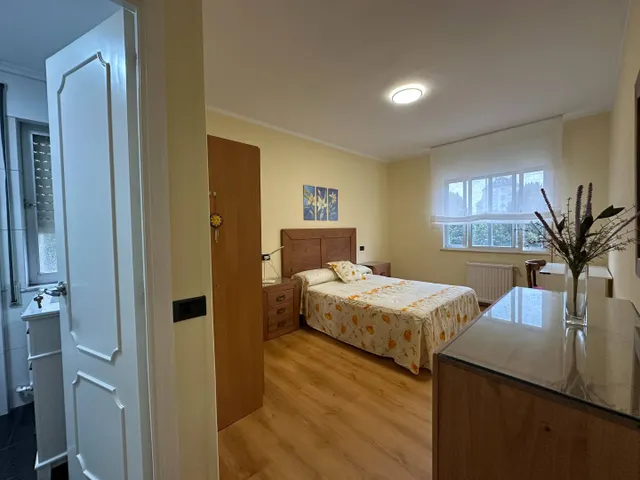Amplio piso de 4 habitaciones con terraza y garaje en Rúa Erin (Zona Sur) — 17