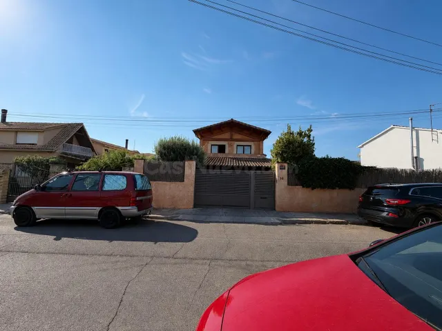 Inversión inmobiliaria Torredembarra: finca con piscina y ga