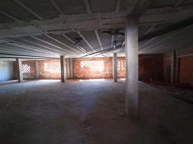 Edifico de 38 apartamentos, 3 locales y 38 garajes — 9