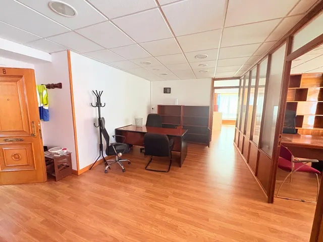 OFICINA EN AVD. ESPAÑA — 6