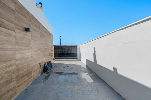 VILLA DE 4 DORMITORIOS Y 2 BAÑOS EN FORTUNA (MURCIA) — 14