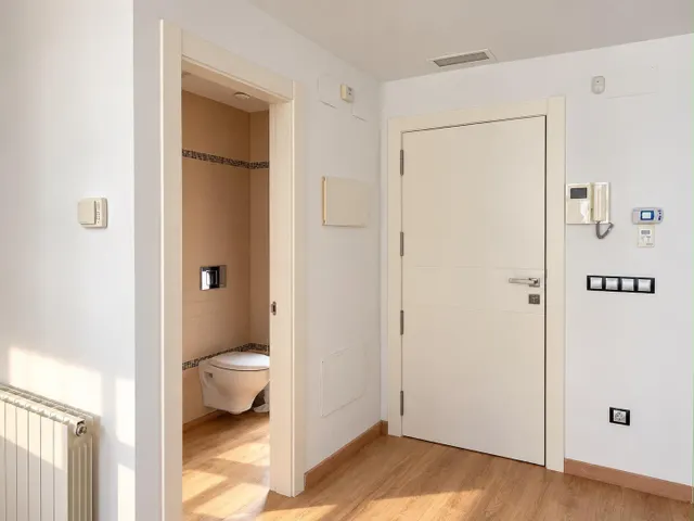 Moderno chalet adosado de 315m2 con gran garaje y piscina comunitaria — 11