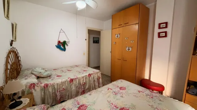Piso de 3 dormitorios y 2 baños para reformar a 150 m de la Playa del Acequión — 9