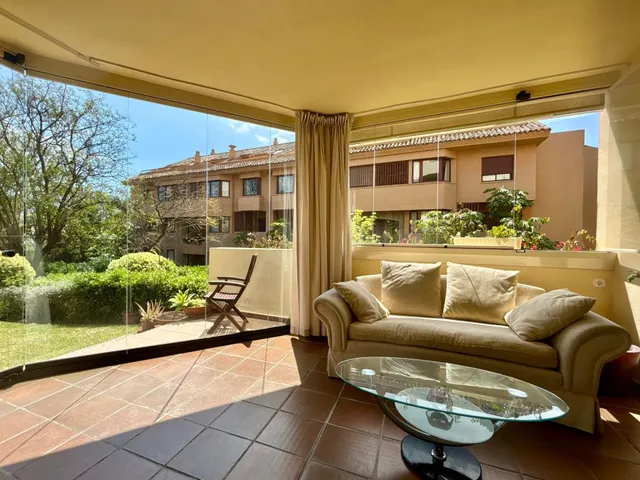 Planta baja 2 habitaciones 120m² en alquiler - Bahía de Marb