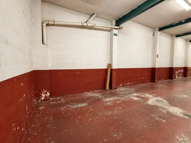 Amplio local de 89 m2 a pie de calle por 82.000 € — 8