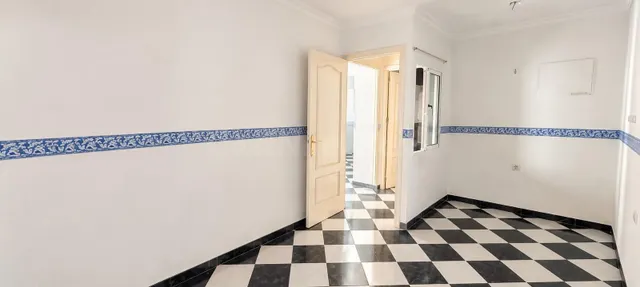 PLAZA DE MINA – CÁDIZ - ¡ EXTERIOR CON BALCONES A LA CALLE ! - foto 3