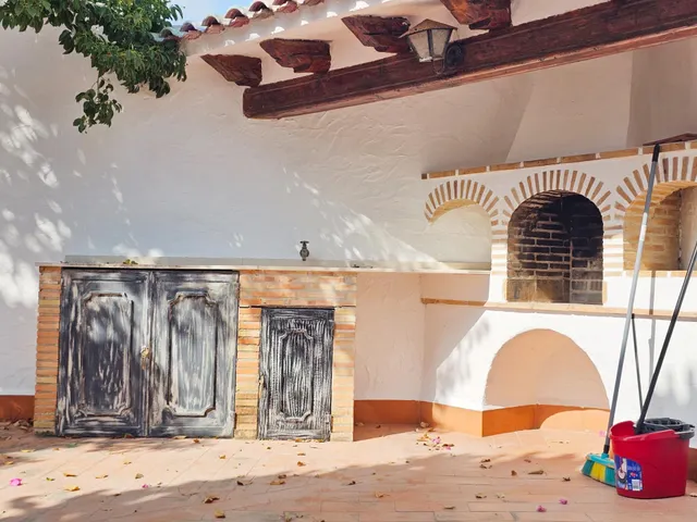 Alquiler anual  Chalet en zona Santa Lucía, con amplia parcela y todas las comodidades — 23