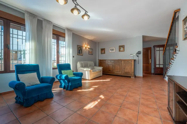 ¡¡ Impresionante chalet dividido en dos viviendas con piscina y zona ajardinadas !! — 35
