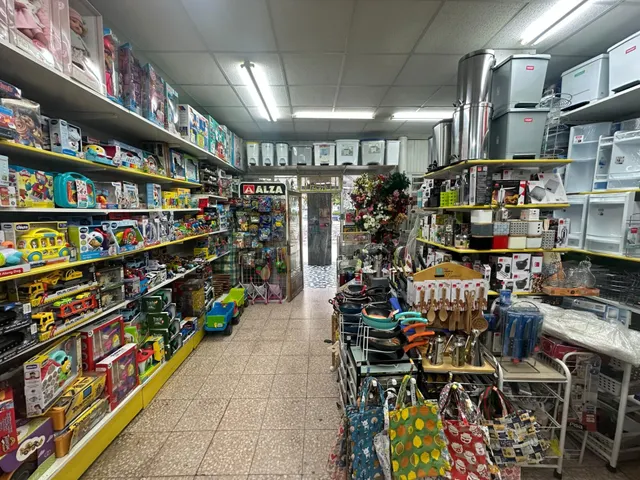 Local comercial en alquiler en Santander – Calle peatonal y  - foto 3