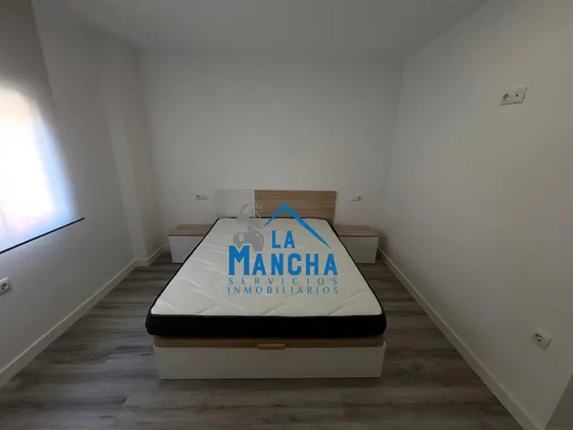 *720€ al mes* inmobiliaria la mancha alquila piso en zona centro de salud canal maria cristina de Albacete — 37