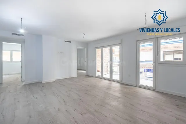 Piso reformado en Avenida Barcelona — 5