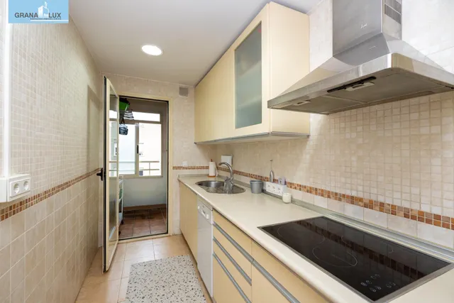 Piso de dos dormitorios en Sanders, en urbanización privada con piscina, pistas de padel, plaza de garaje y trastero — 9