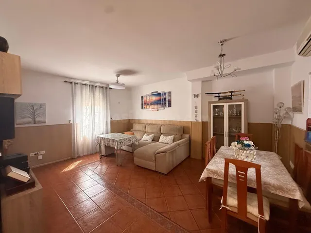 AMPLIA CASA DE DOS PLANTAS + BUHARDILLA Y AZOTEA EN SANTA CRUZ – A SOLO 15 MINUTOS DE CÓRDOBA — 2