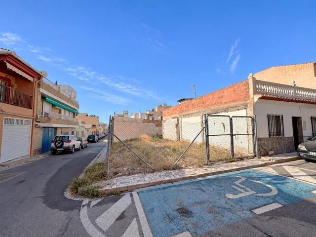 SOLAR PLURIFAMILIAR EN PADRE DAMIAN - MOTRIL - foto 2