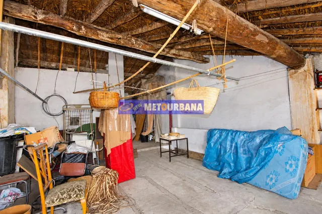 CASA DE PUEBLO CON BODEGA Y CAMBRA EN EL CORAZON DE UTIEL PO - foto 2