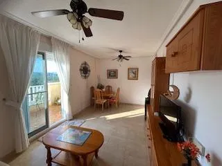 Amplia Propiedad de 3 habitaciones con Vistas a la Montaña — 6