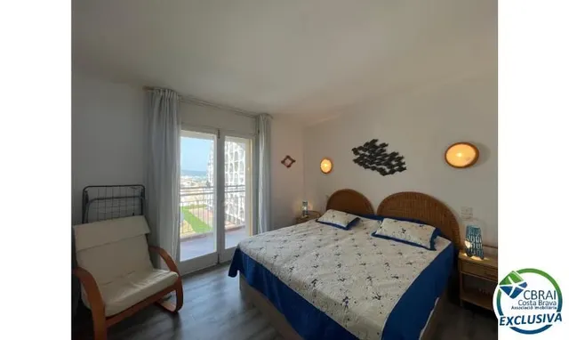 Apartamento de playa en la hermosa Costa Brava directamente en 1ª línea de mar en Empuriabrava — 13