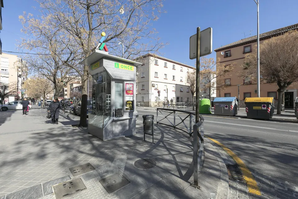 Piso para reformar junto a Avenida Dílar