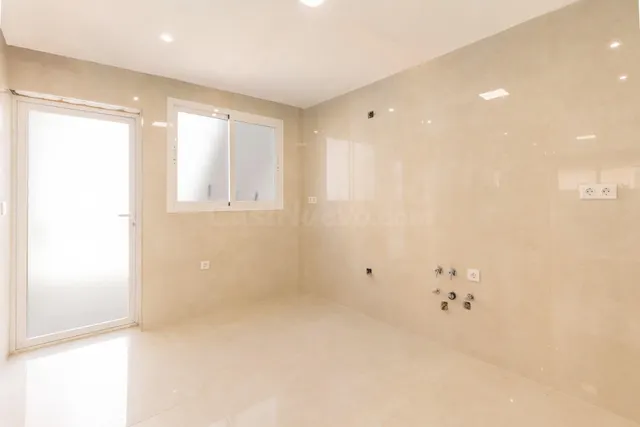 ¡CASA TOTALMENTE REFORMADA Y EN PLANTA BAJA EN SANTA FE! - foto 2