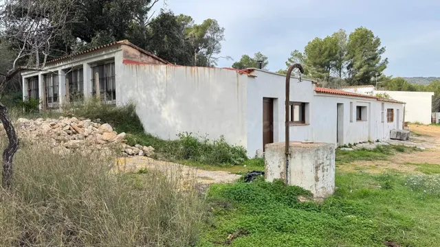 Casa rural exclusiva en pleno núcleo de Puigmoltó - foto 4