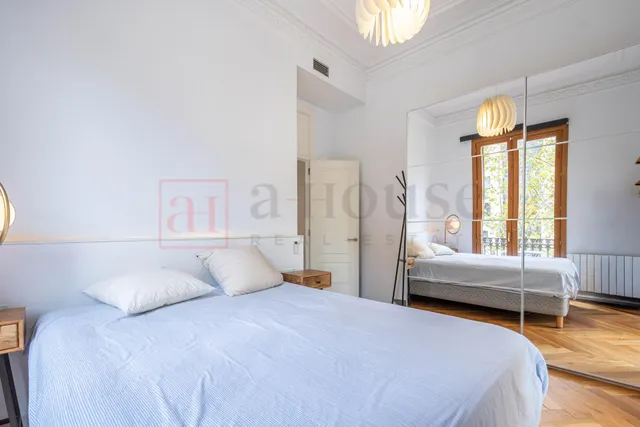 Piso reformado, listo para entrar a vivir con balcones y todo exterior en la nova esquerra de l' eixample — 18