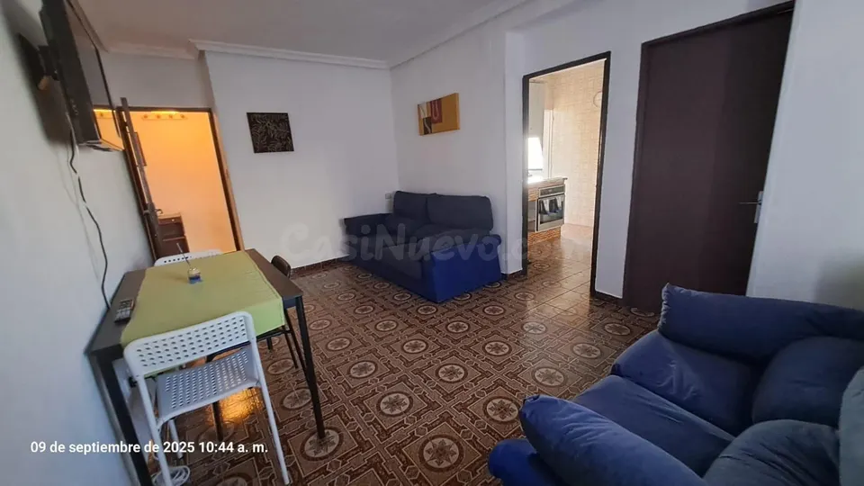 ¡Luminoso piso en alquiler junto a los principales institutos de Cáceres!