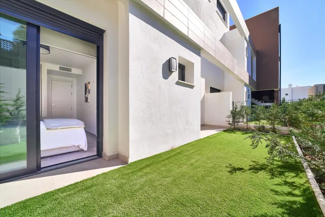 Apartamento de lujo con jardín — 19