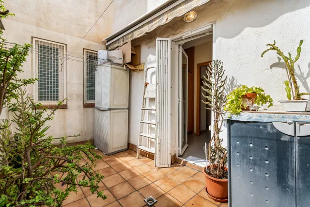 Piso 77m2., 3 Dormitorios, 2 Baños. Exterior con Patio y Ascensor. — 29