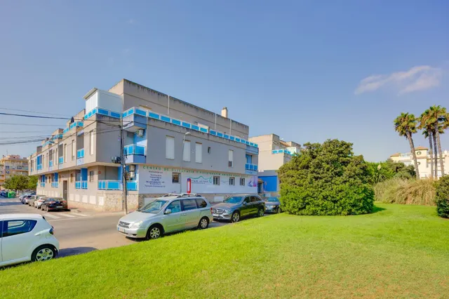 Venta de Apartamento 2 dormitorios zona Habaneras,piscina comunitaria en Torrevieja. — 36